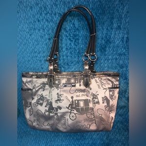 Authentic Coach 👜